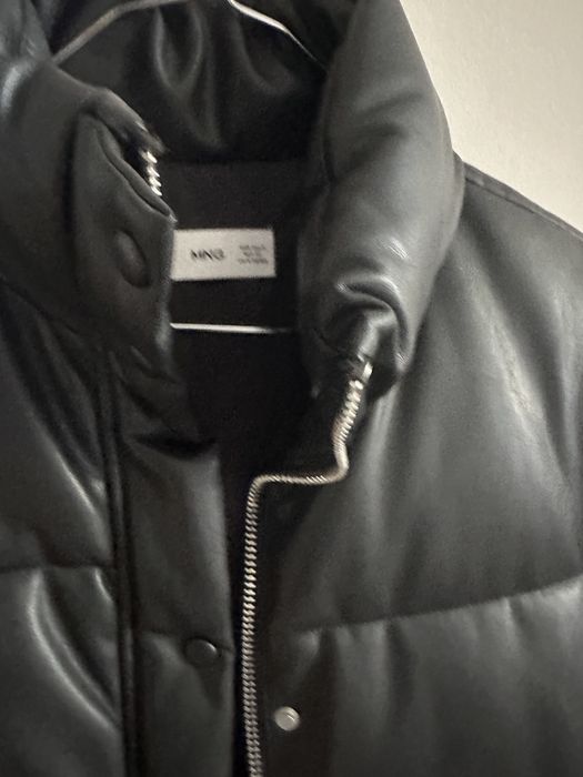 Безрукавка из эко кожи Mango