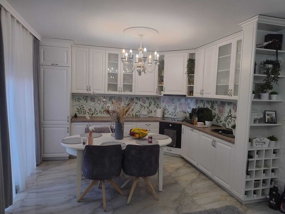 Casa 4 camere lux, Paleu