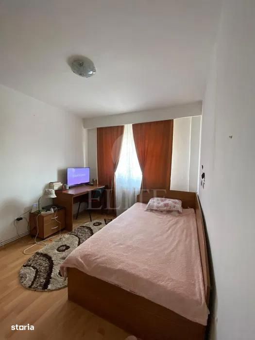 Apartament 4 camere în zona STRAZII SLATINA