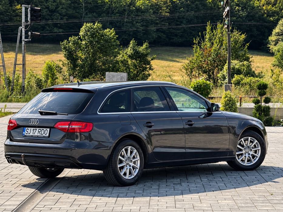 Audi A4 Euro6/automat/distronic/lineasist/bixenon