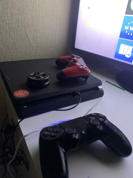 PS4 slim 1TB 700+ игр