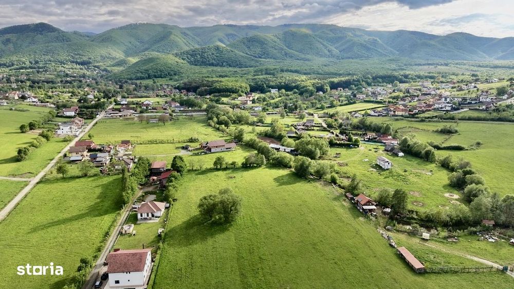 Teren intravilan 1000 mp Tocile, panoramă superbă spre munți
