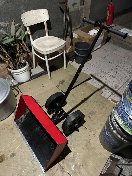 Лопата для очистки снега