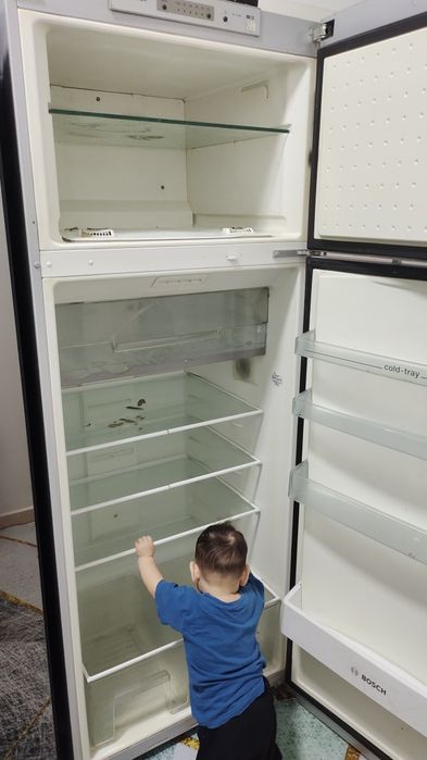 Продам рабочий холодильник Bosch