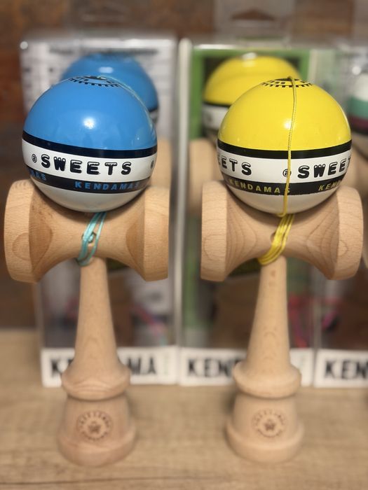 Kendama Sweets , noi, in cutie, cu ata de schimb