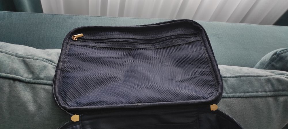 Дамска козметична чанта