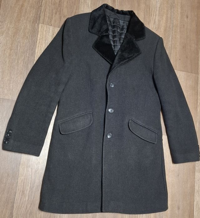 Мужское теплое пальто, размер М