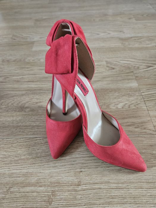 Pantofi 36, o singura purtare