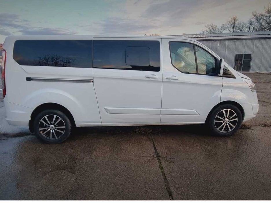 Ford Tourneo Custom 2017