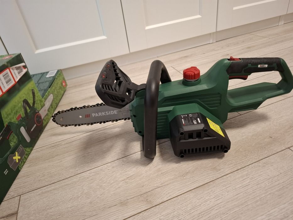 Fierastrau cu lant pe acumulator ,parkside ,drujba