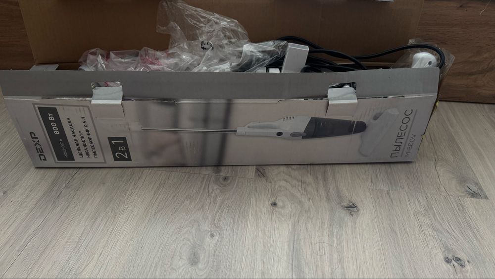 Пылесос DEXP M-800V