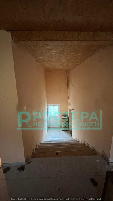 Двуетажна Тухлена Къща - с. Овчарово