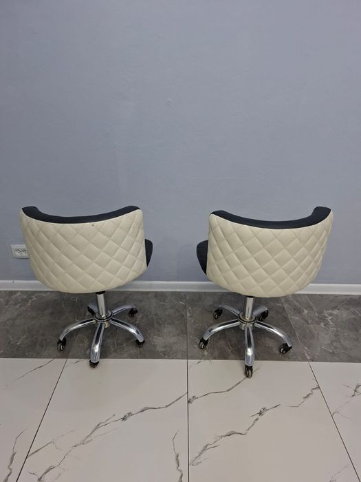 Кресла маникюрные , 2 штуки