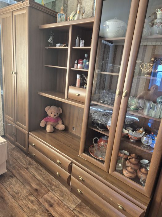 Продам гарнитур в нормальном состоянии