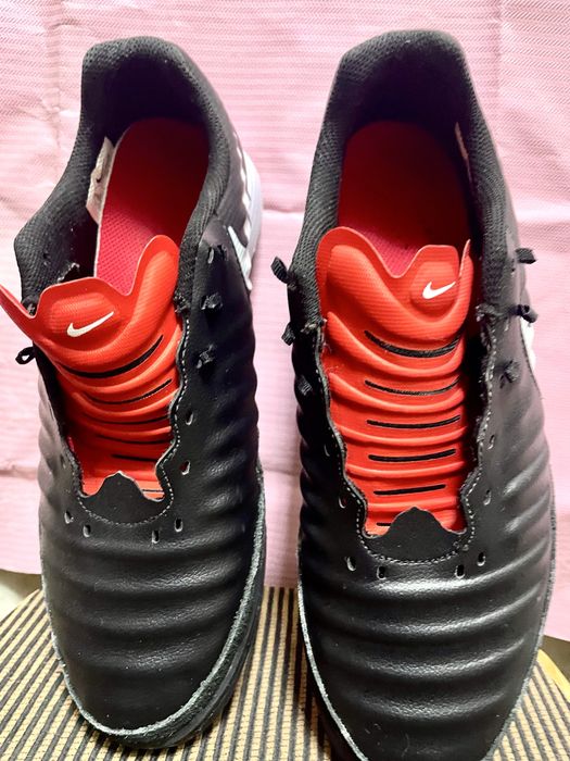 Продам кроссы от Nike Tempo X