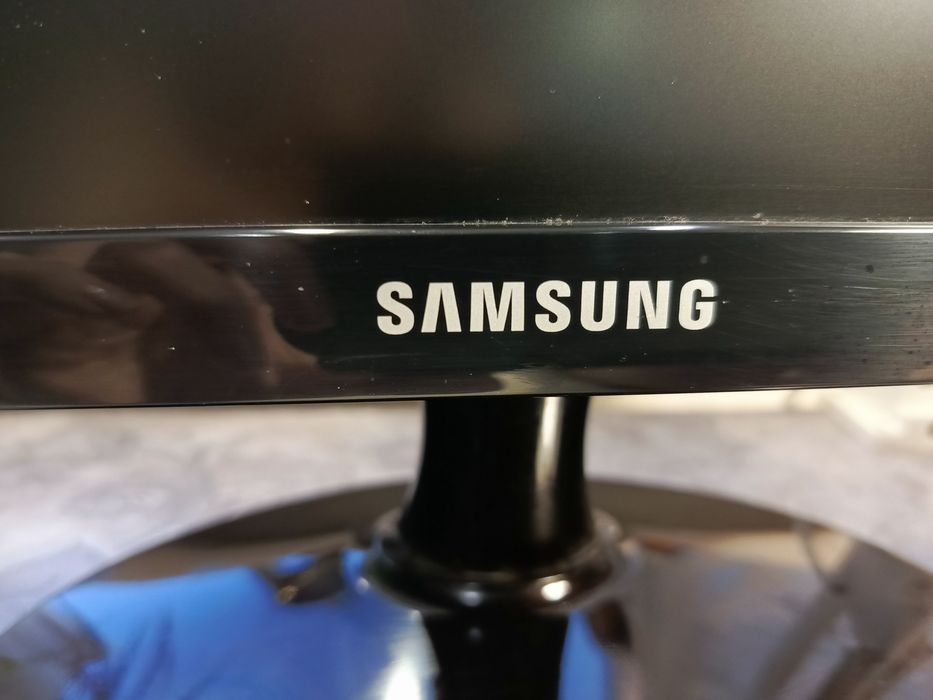 Монитор SAMSUNG SD300. В отличном состоянии.