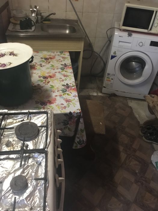 Inchiriez o camera la casa pt o persoana