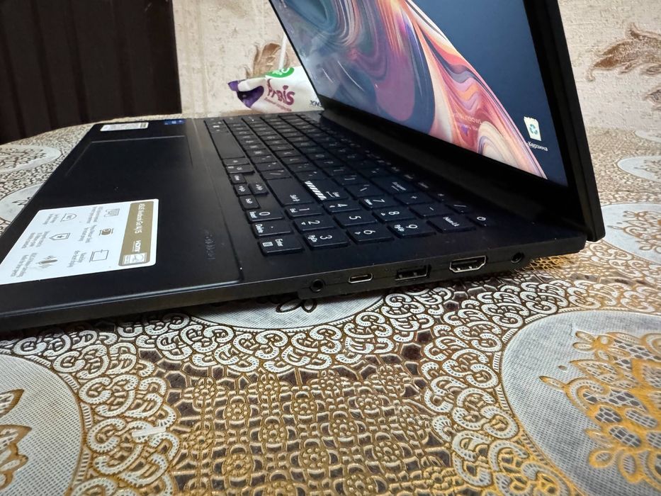 Asus Vivobook noutbook