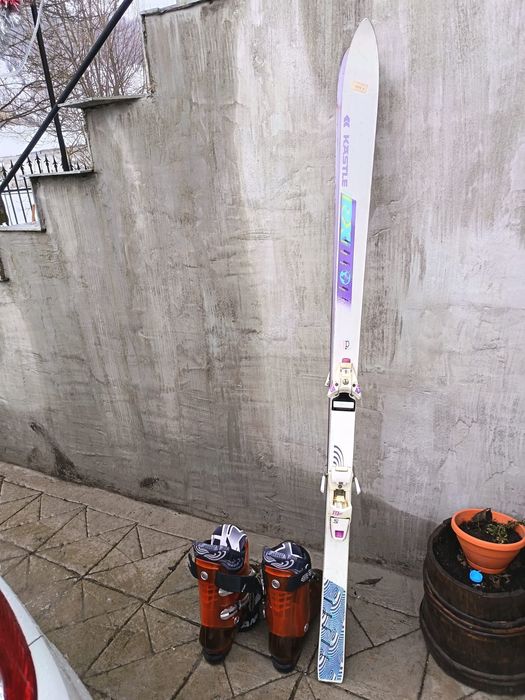 Vind skiuri dimensiuni 170, și clăpari mărimea 44,