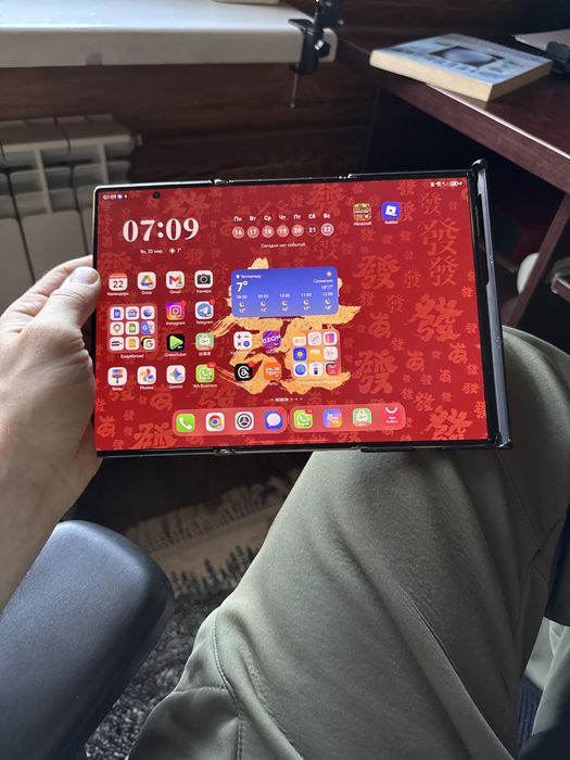 Huawei mate XTs ultimate design