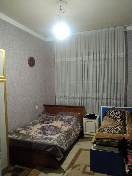 Уй сотилади хамма шароити бор газ,сув,свет, wi-fi.