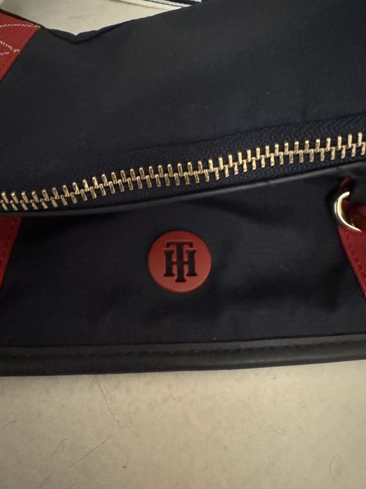 Продам сумку на пояс, Tommy Hilfiger