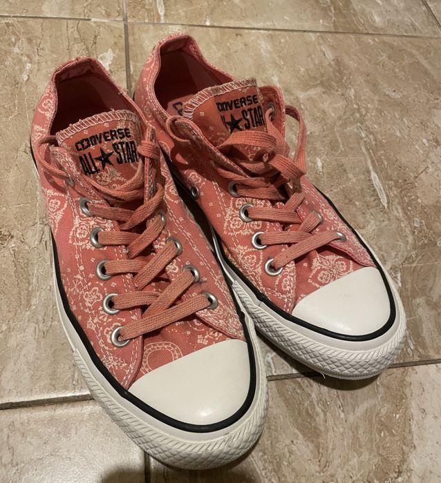 Converse Coral sneakers