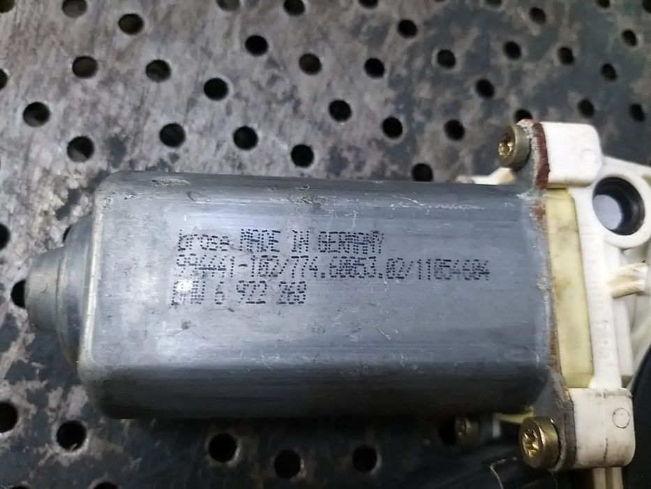 Motoras macara dreapta fata bmw seria 5 e60 994441102 7746005302 11054604