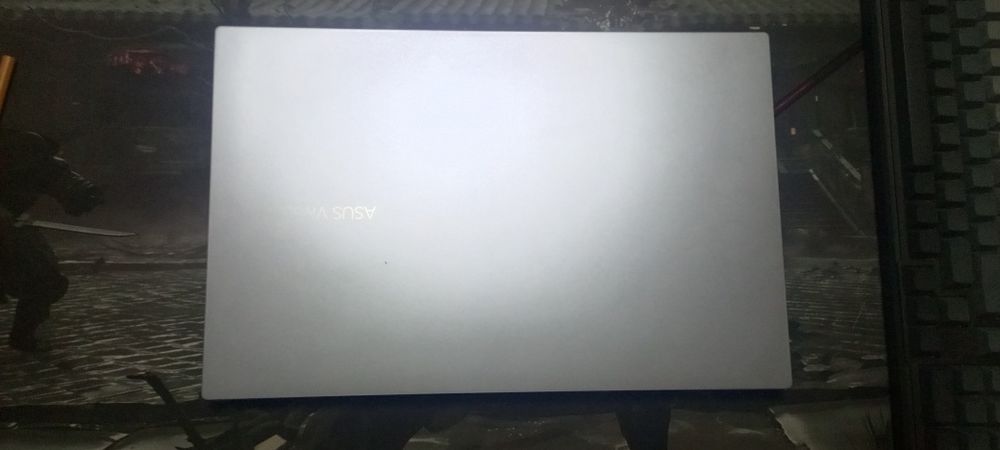 Asus vivobok a15 core i3 4/256holati yangi
