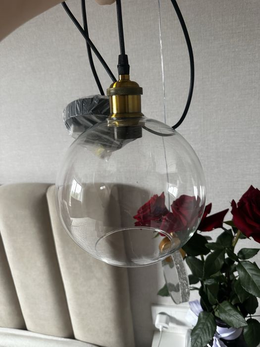 Одна люстра на одну лампочку