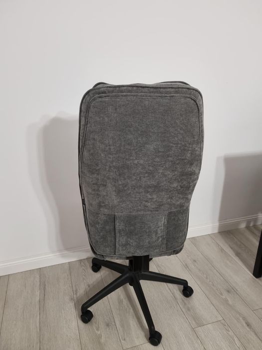 Scaun de birou rotativ