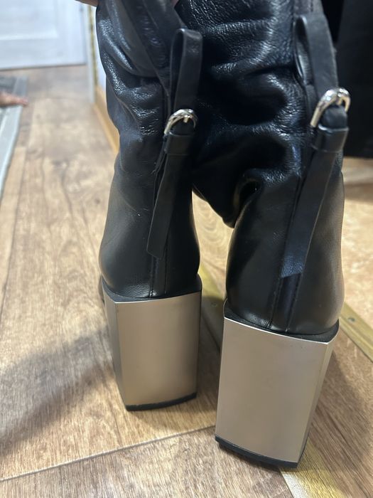 Продам осенние сапоги