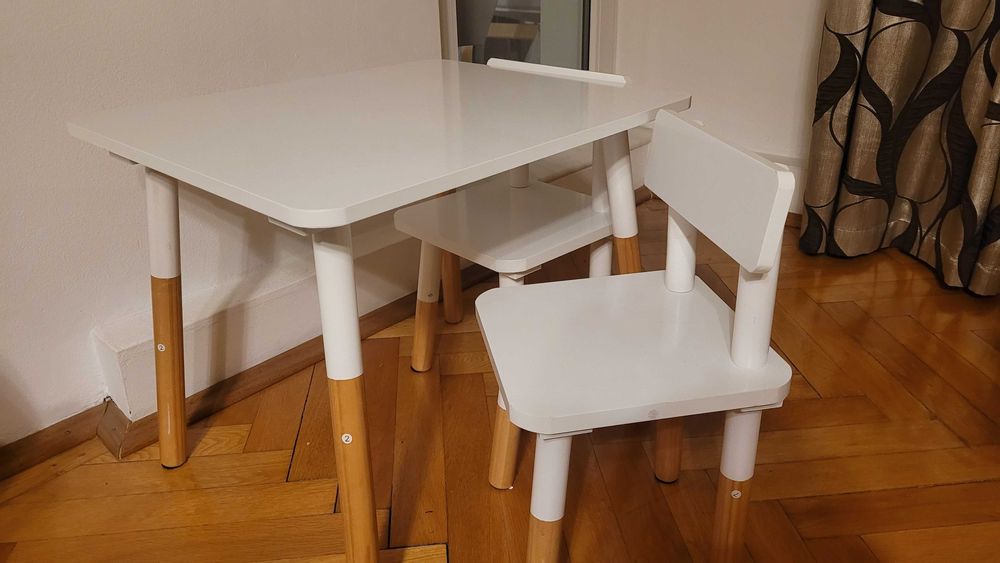 Masuta cu doua scaune pentru copii