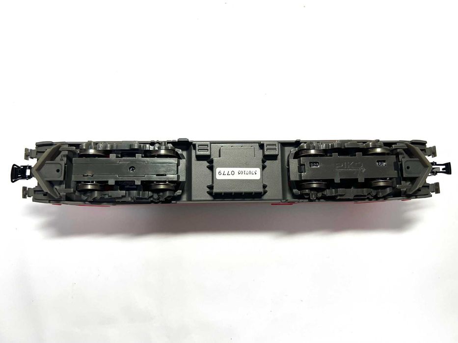 Locomotiva Taurus marca Piko scara ho