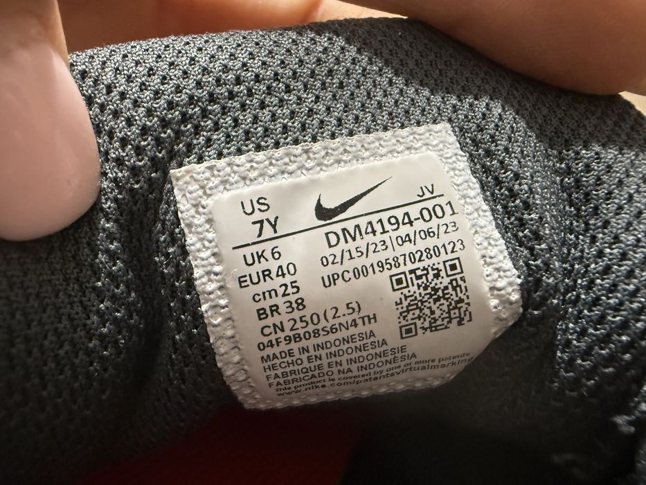 Маратонки 40 номер NIKE