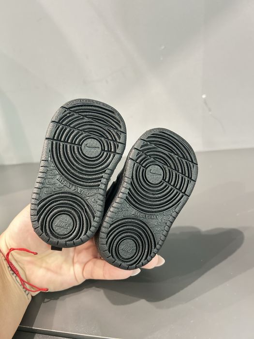 Чисто нови обувки Найк