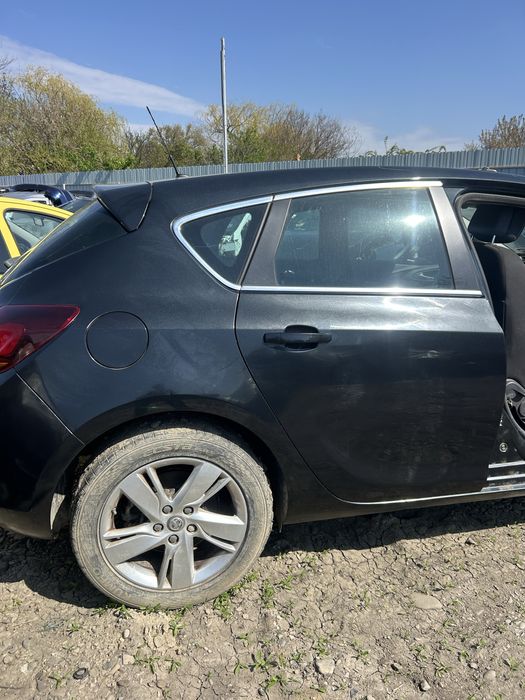 Punte spate Opel Astra J hatcback 2014