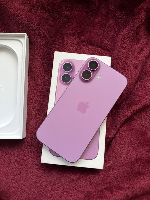 Продавам iphone 16 128 gb
