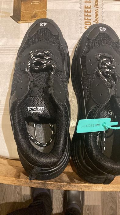 Маратонки нови много леки