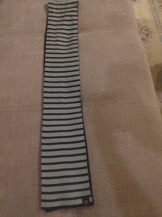 Шарф Adidas Originals.