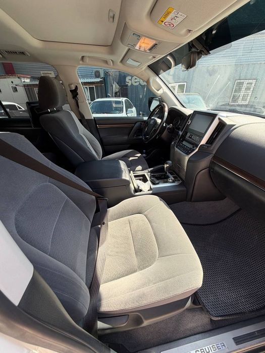 Toyota Land Cruiser 200. Zeekr 9X. Li 9. Denza N9. Kushandasi.