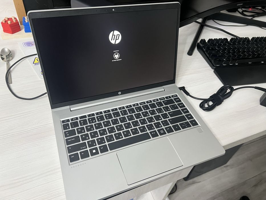 Прдам ноутбук HP ProBook 445 g10