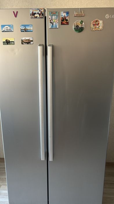 Двухдверный холодильник LG