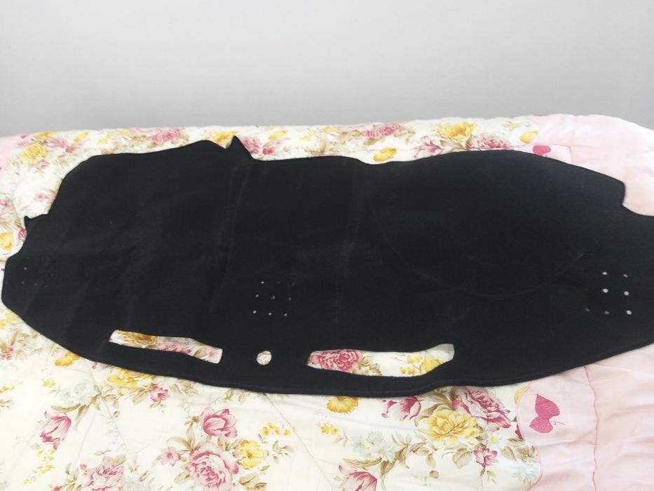 Продам накидку на панель Крайслер 300С, 1 поколение