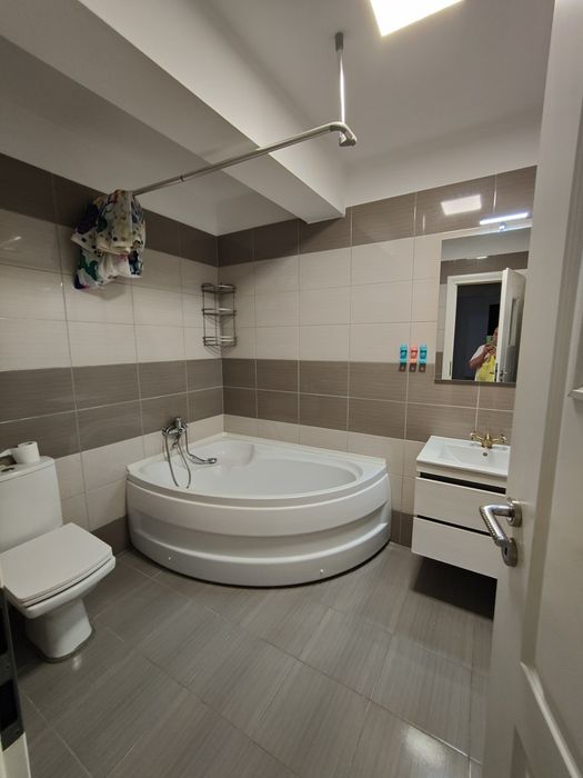 Vând apartament trei camere decomandat vedere la grădină + loc de parcare , centrală termică aer condiționat construcție 2018 Fundeni Dobroești