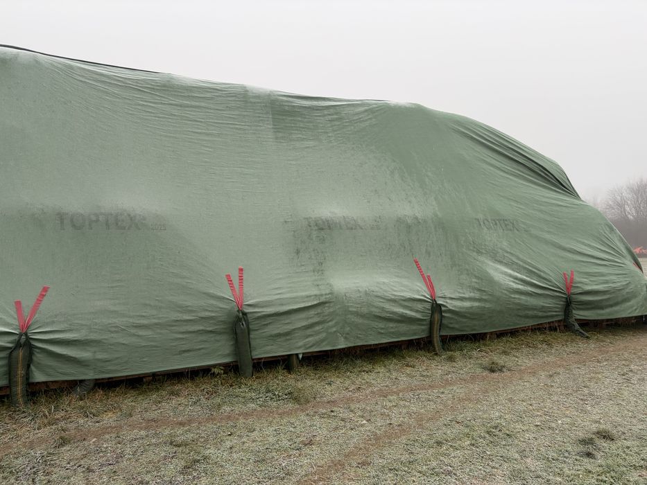 Vand baloti de lucerna cu posibilitate de transport la domiciliu