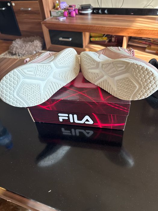 Детски маратонки FILA , номер 33