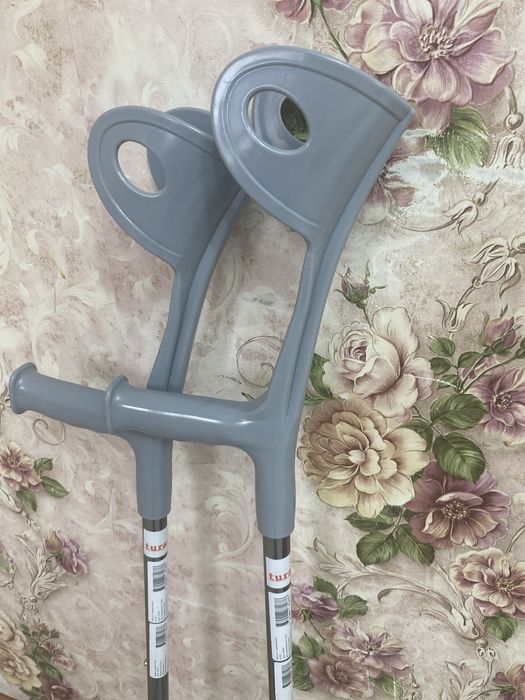 Продам новые костыли 2 штуки