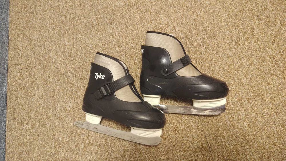 Коньки CCM TYKE прогулочные,черные