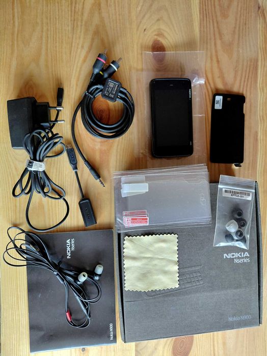 Nokia N900 impecabil atat estetic cat si tehnic / cutie + accesorii